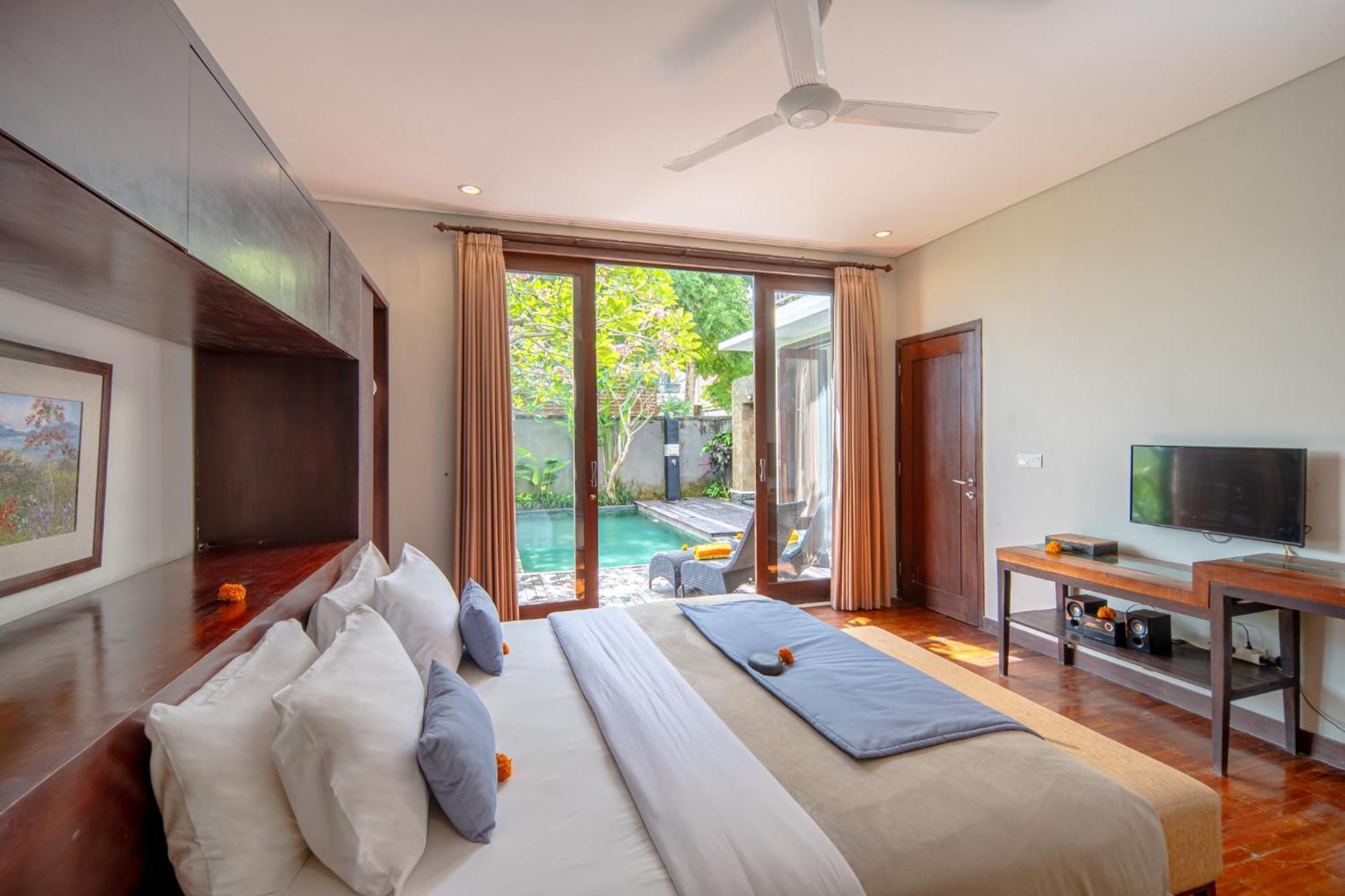 Canggu Circle Villa By Ini Vie Hospitality Экстерьер фото